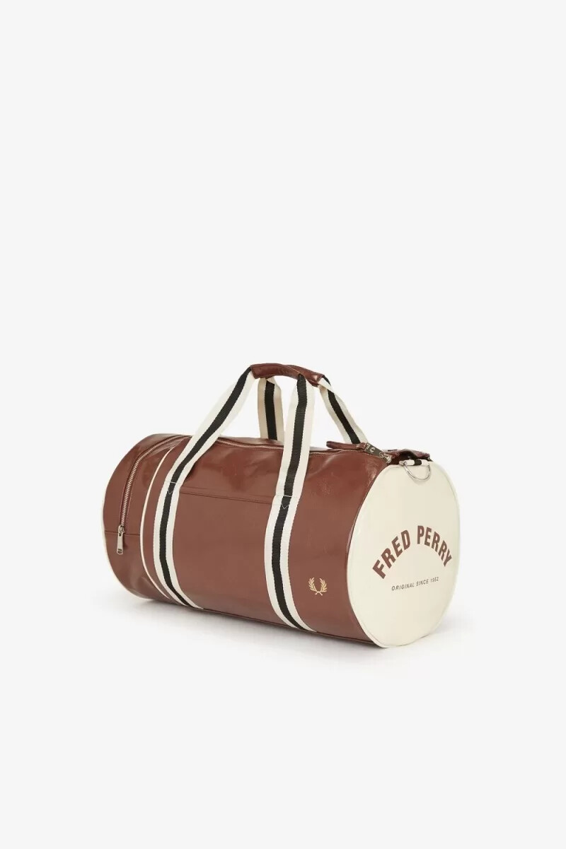 bolso fred perry classic barrel para hombre color marrón whisky