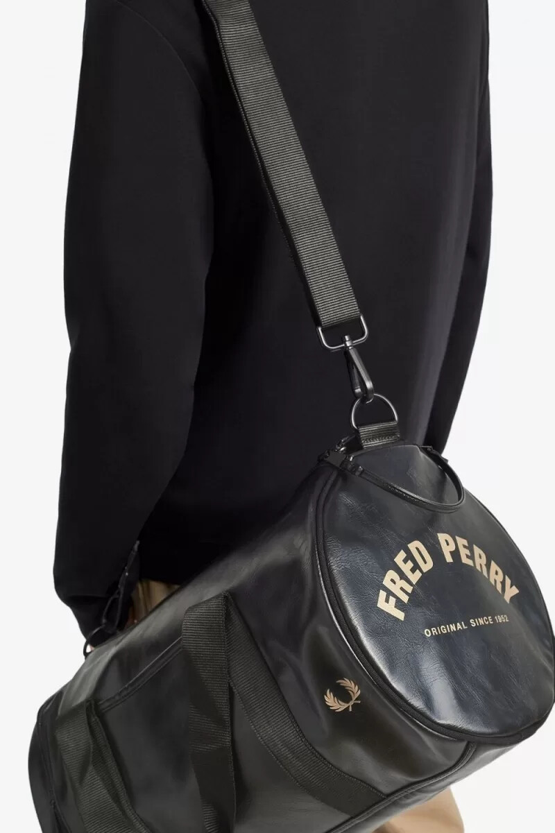 bolso fred perry tonal pu barrel para hombre color negro