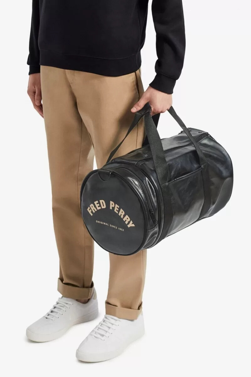 bolso fred perry tonal pu barrel para hombre color negro