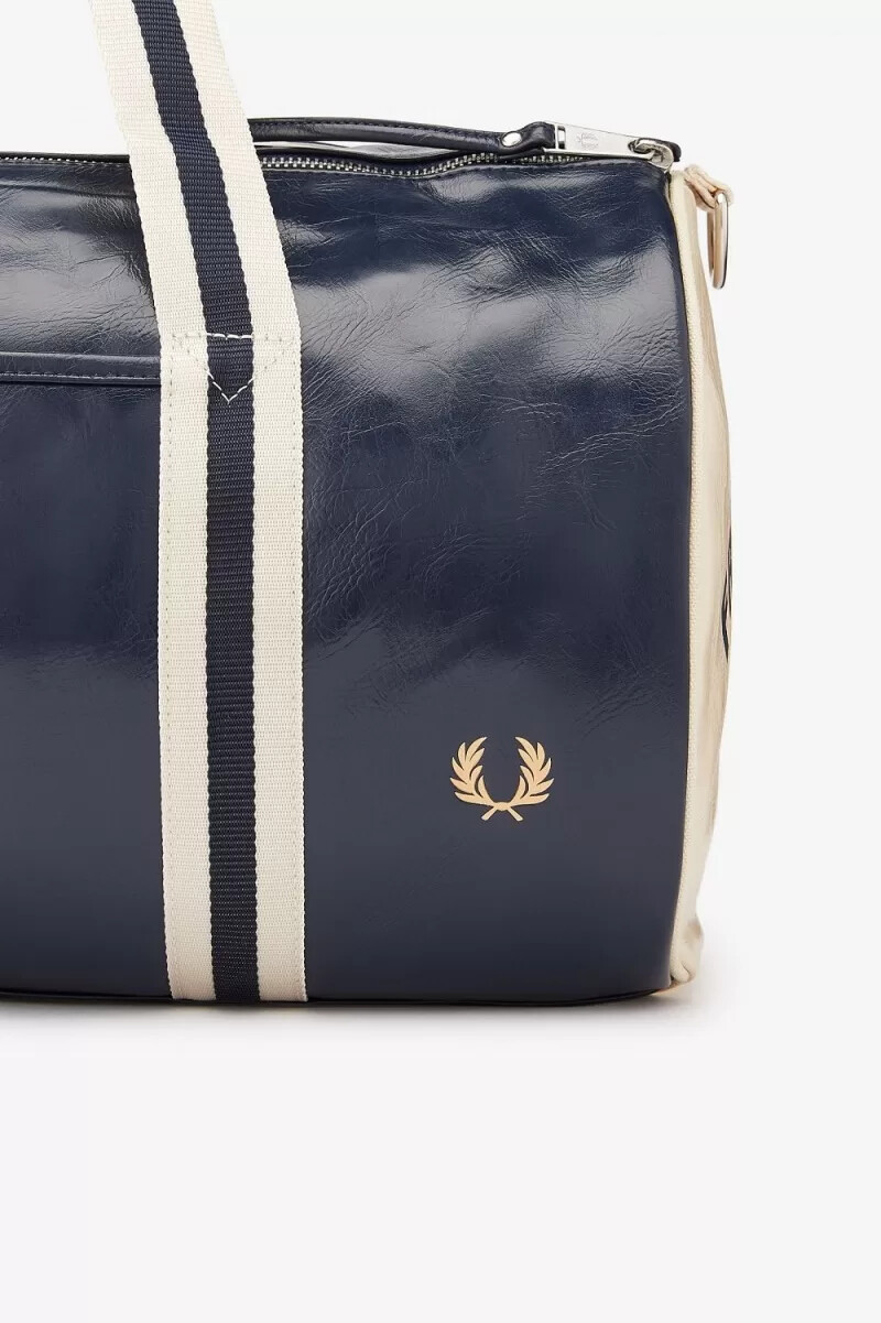 bolsos fred perry classic barrel para mujer en azul marino y beige