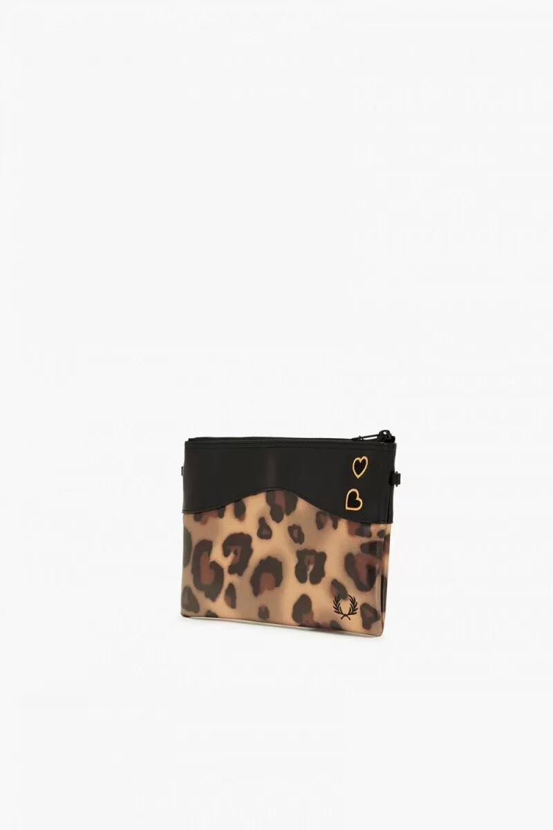 bolsos laterales con estampado de leopardo de fred perry para mujer