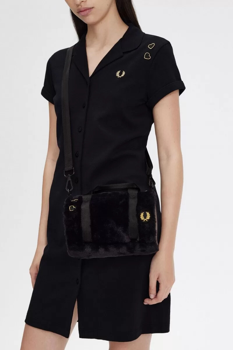 bolso fred perry mini barrel para mujer color negro