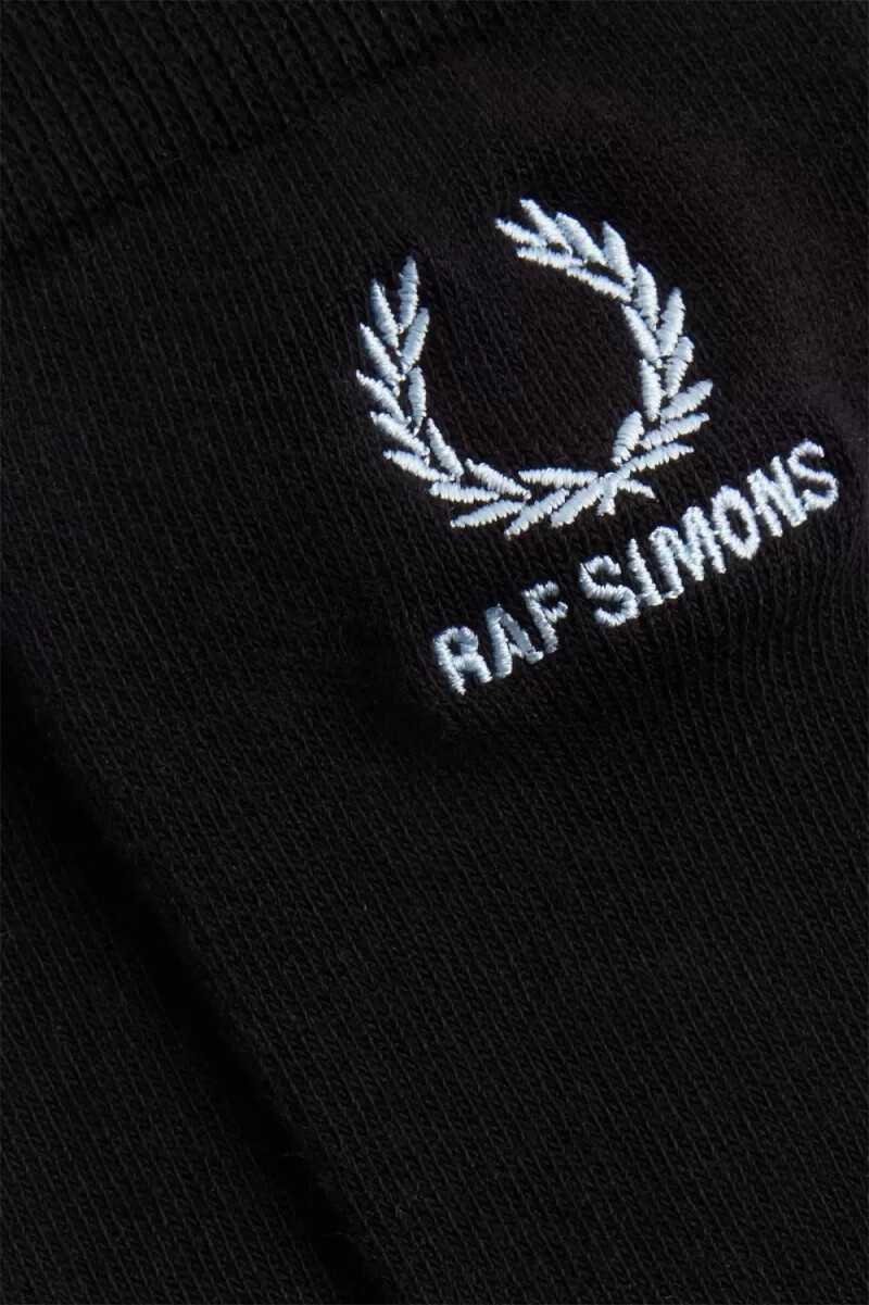 calcetines bordados fred perry para hombre en color negro lapislázuli