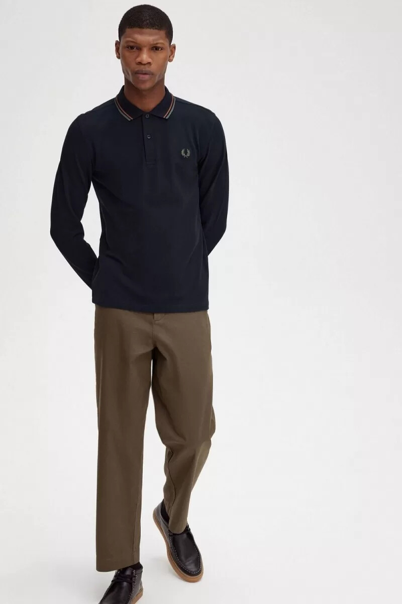 camisa fred perry m3636 para hombre color azul marino marrón y verde campo