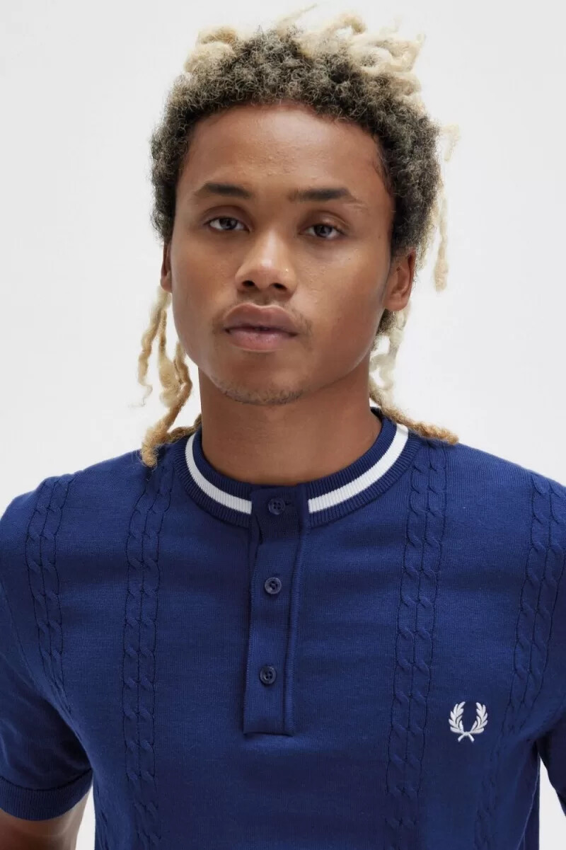 camisa henley de punto trenzado fred perry para hombre azul marino francés