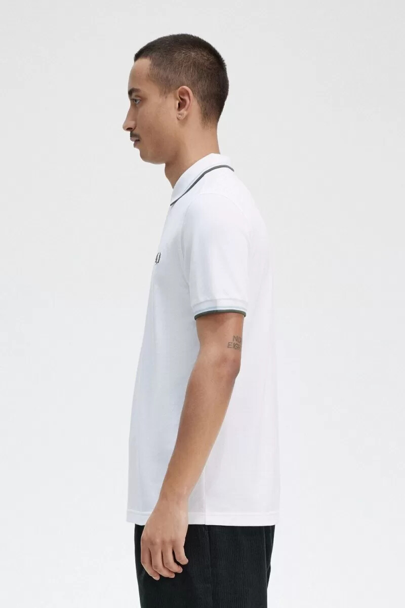 camisa fred perry m3600 para hombre color blanco aguamarina claro y verde campo