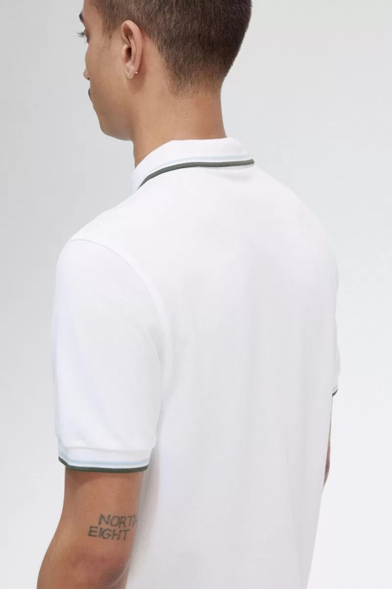 camisa fred perry m3600 para hombre color blanco aguamarina claro y verde campo