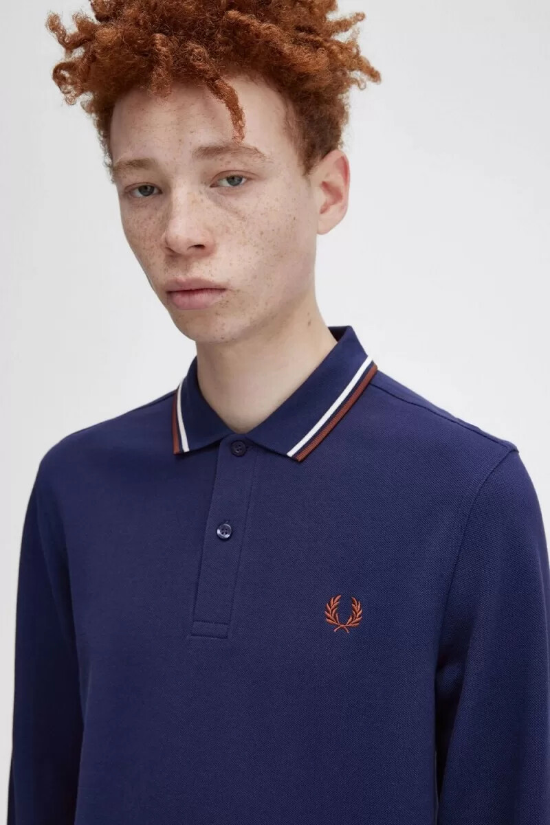 camisa fred perry m3636 para hombre color azul marino beige y marrón whisky