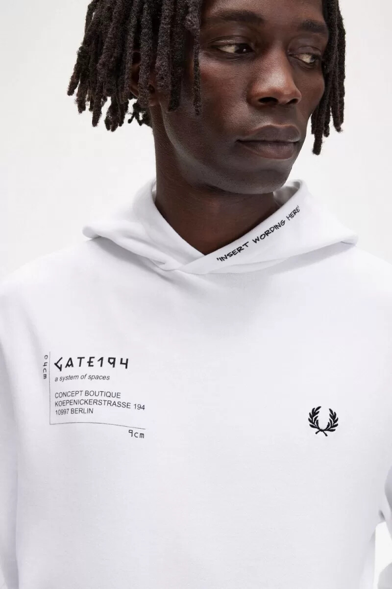 sudadera con capucha estampada fred perry para hombre color blanco