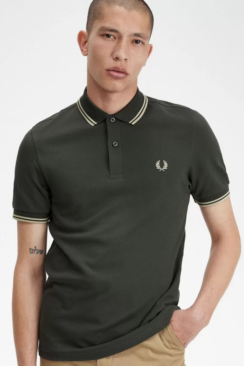camisa fred perry m3600 para hombre color verde campo avena