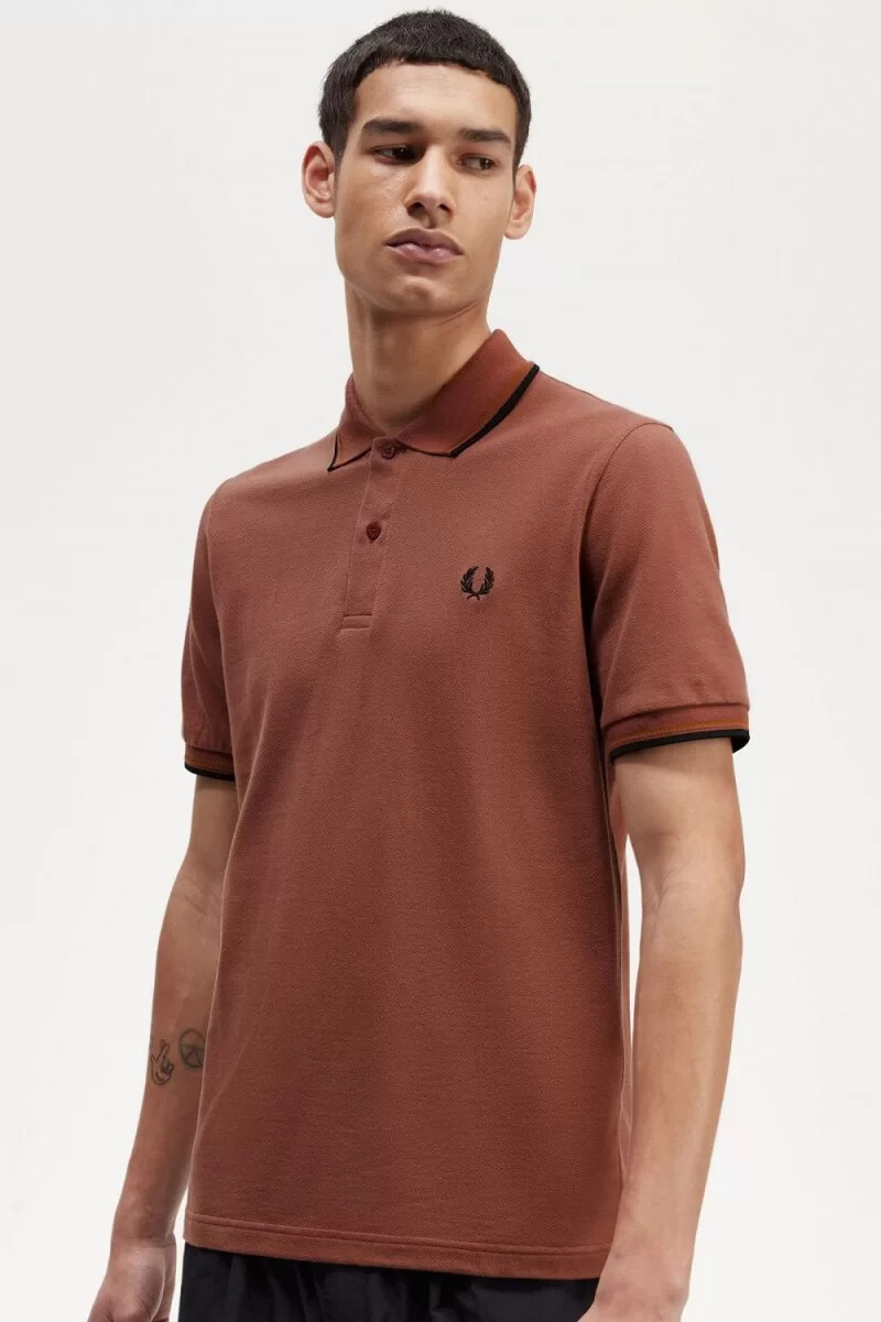 camisa fred perry m12 para hombre color marrón whisky café oscuro y negro