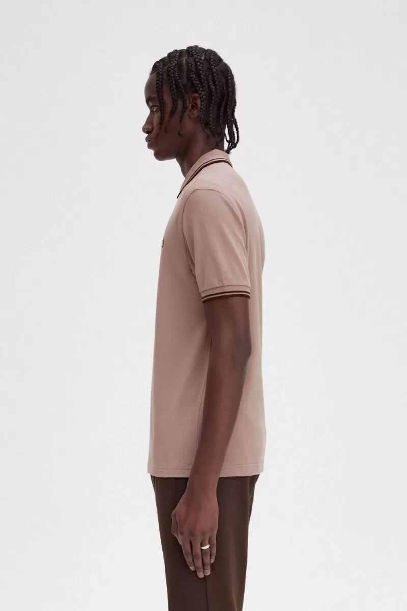 camisa fred perry m3600 para hombre color rosa oscuro y tabaco quemado