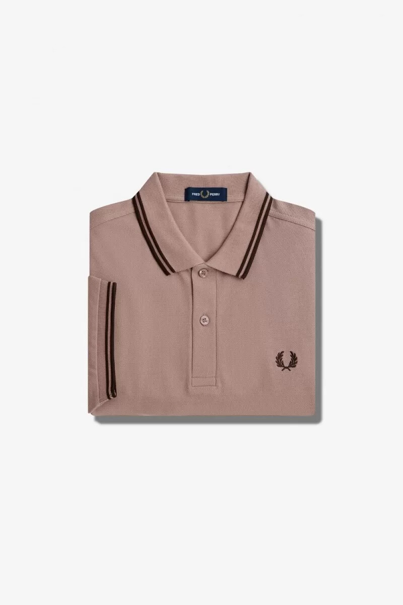 camisa fred perry m3600 para hombre color rosa oscuro y tabaco quemado