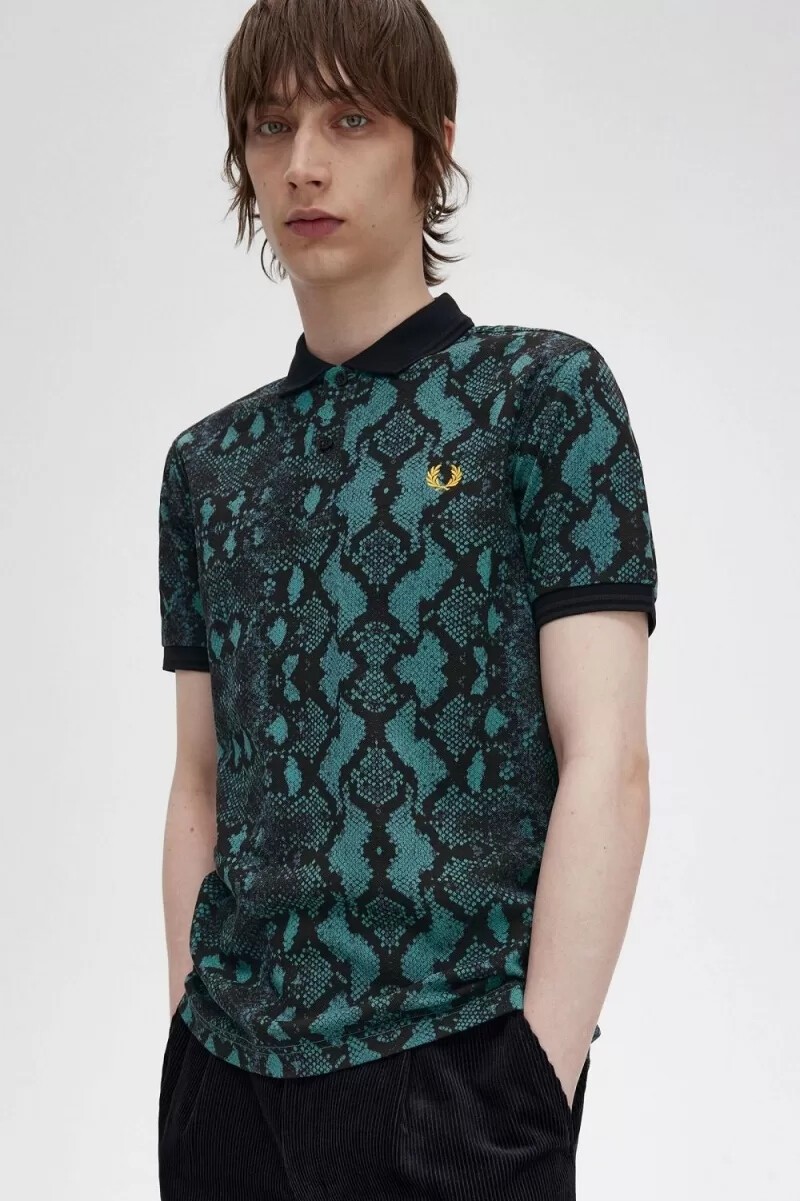 camisa fred perry con estampado de serpiente para hombre en color menta intenso