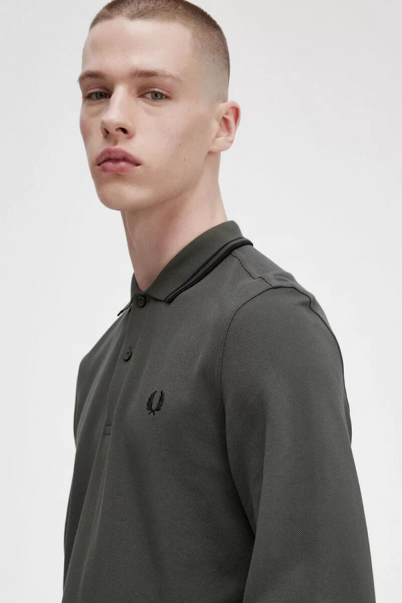 camisa fred perry m3636 para hombre verde campo y negro