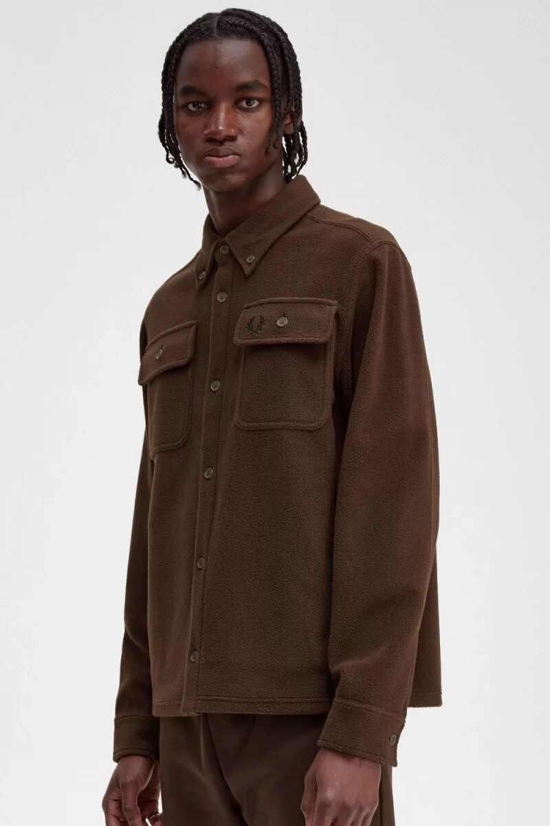 camisa de polar fred perry para hombre en color tabaco quemado