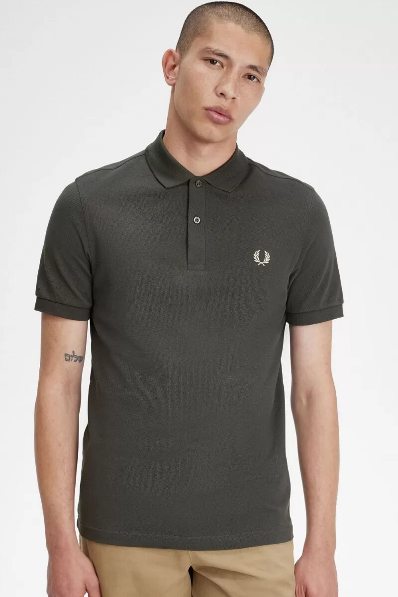 camisa fred perry m6000 para hombre color verde campo y avena