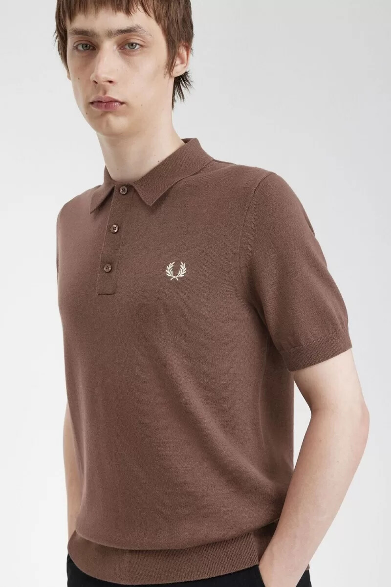 camisa clásica de punto fred perry para hombre en rojo oscuro