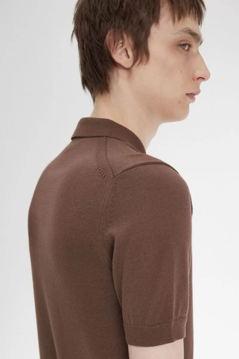 camisa clásica de punto fred perry para hombre en rojo oscuro