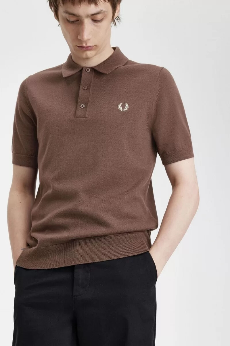camisa clásica de punto fred perry para hombre en rojo oscuro