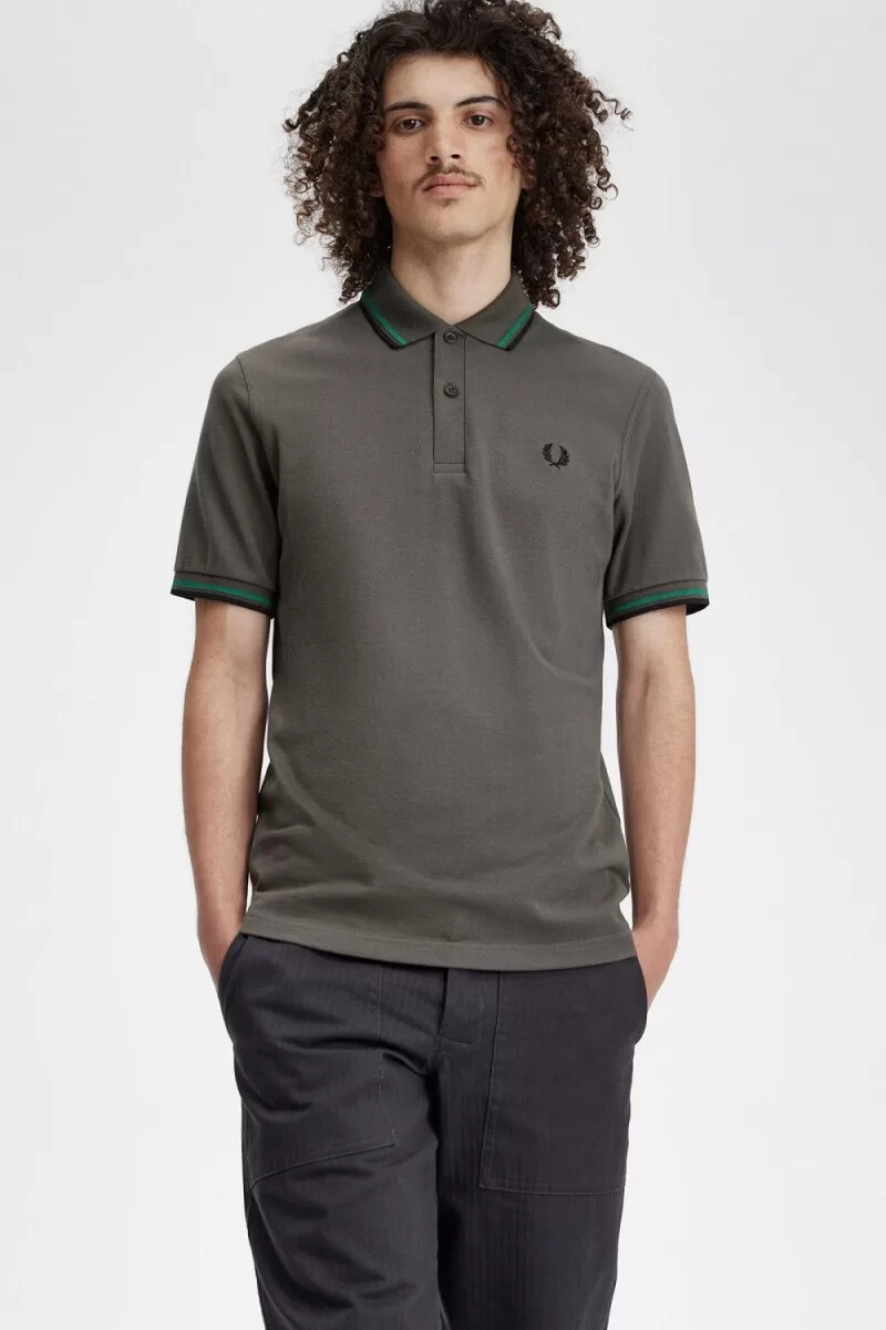 camisa fred perry m12 para hombre verde campo verde y negro