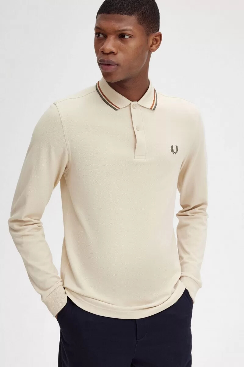camisa fred perry m3636 para hombre color marrón avena y verde campo