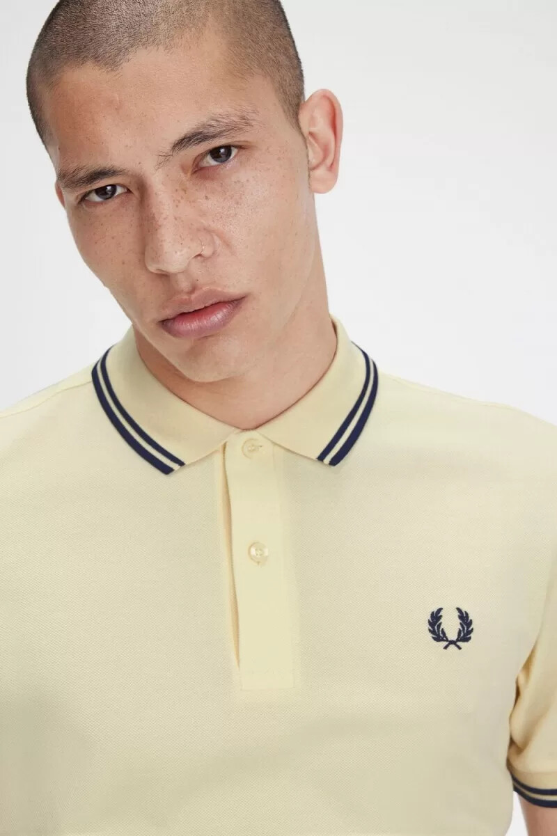 camisa fred perry m3600 para hombre color crema aguamarina azul marino francés