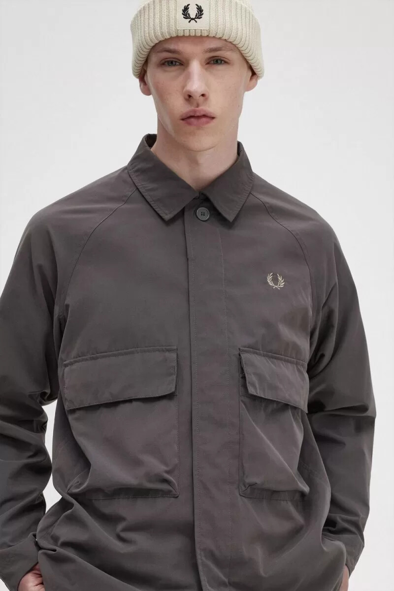 camisa utilitaria fred perry para hombre color gris plomo