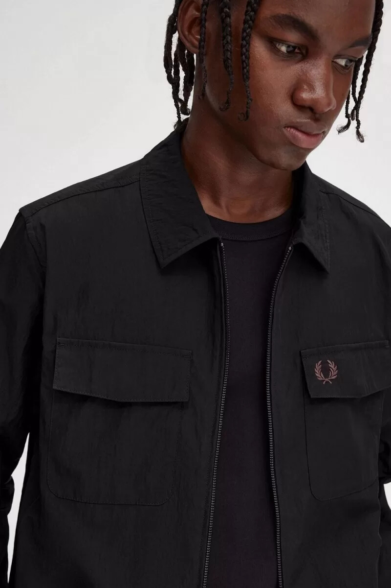 camisa fred perry con cremallera para hombre color negro