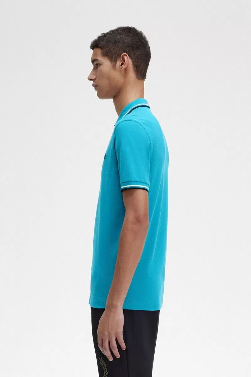 camisa fred perry m3600 para hombre color azul cibernético aguamarina crema y negro