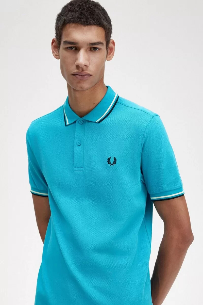camisa fred perry m3600 para hombre color azul cibernético aguamarina crema y negro