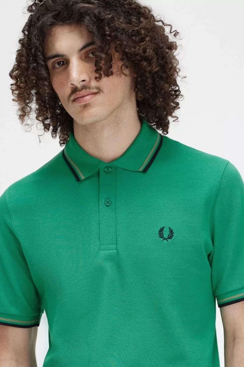 camisa fred perry m12 para hombre color verde campo verde y negro