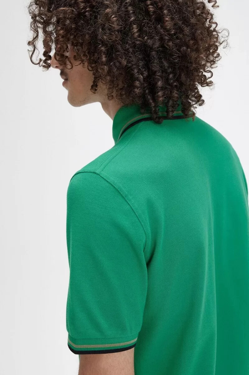 camisa fred perry m12 para hombre color verde campo verde y negro
