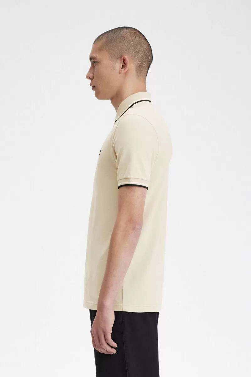 camisa fred perry m3600 para hombre color avena beige y negro