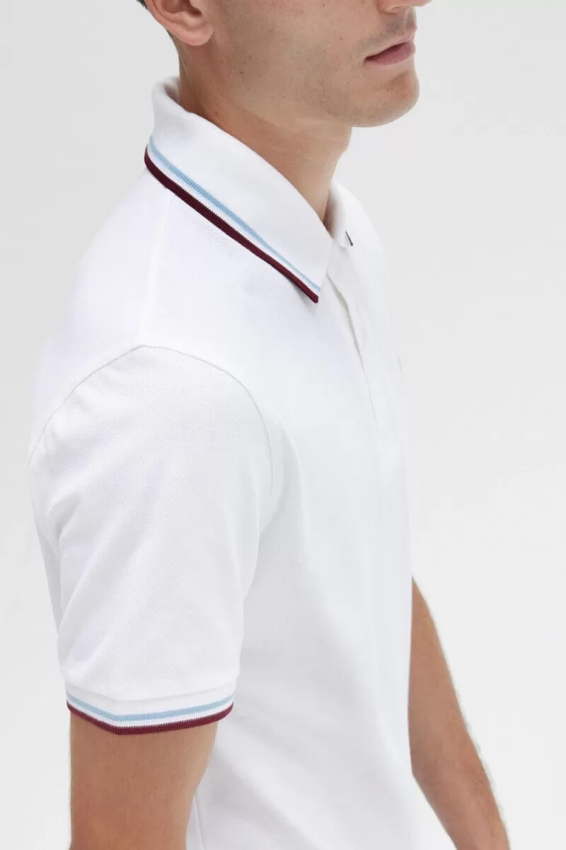 camisa fred perry m12 para hombre color blanco aguamarina y granate