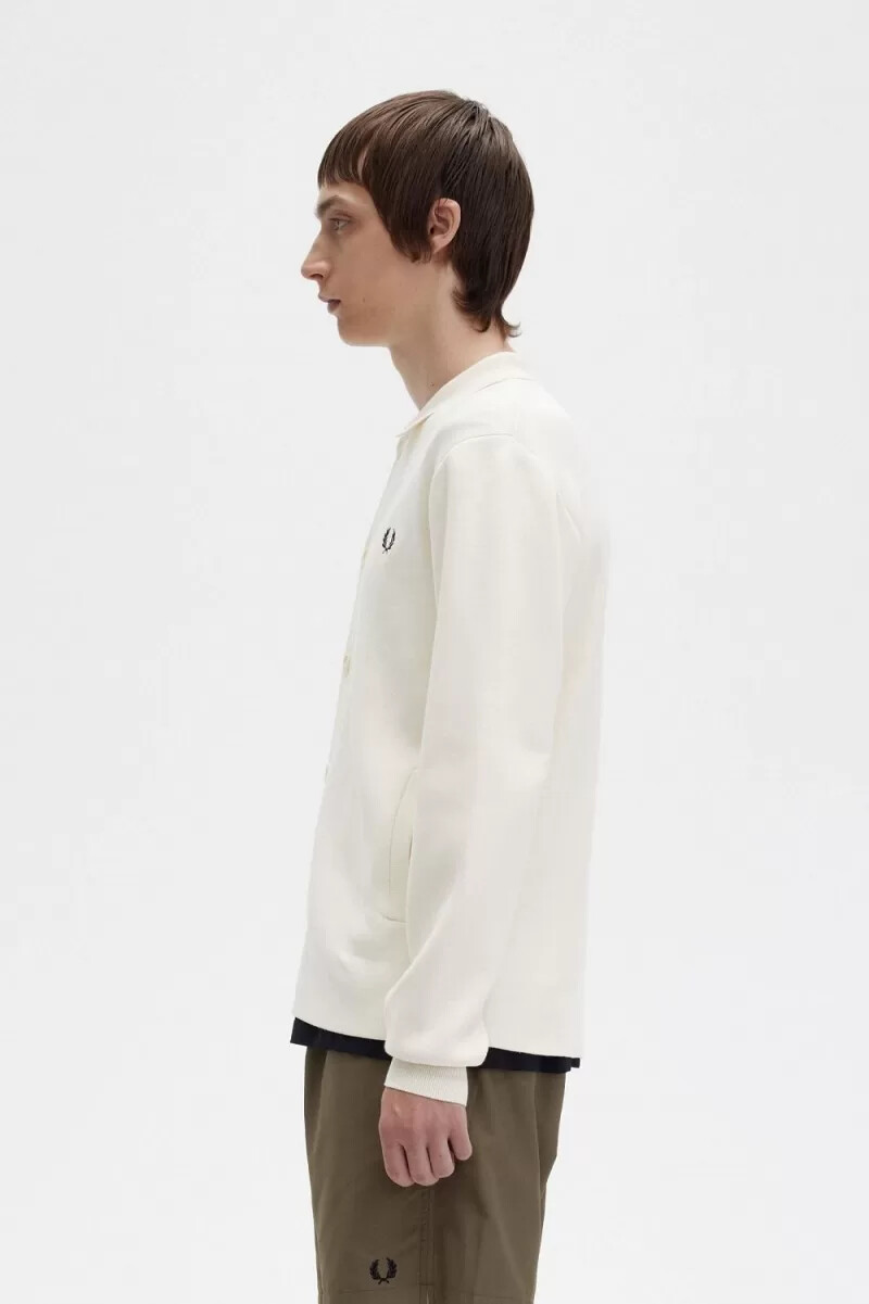 camisa de punto con botones fred perry para hombre en beige