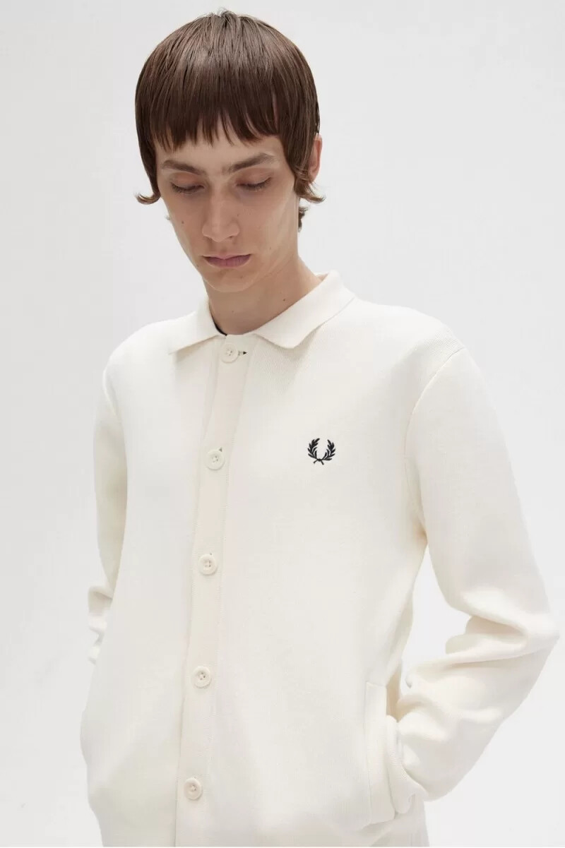 camisa de punto con botones fred perry para hombre en beige