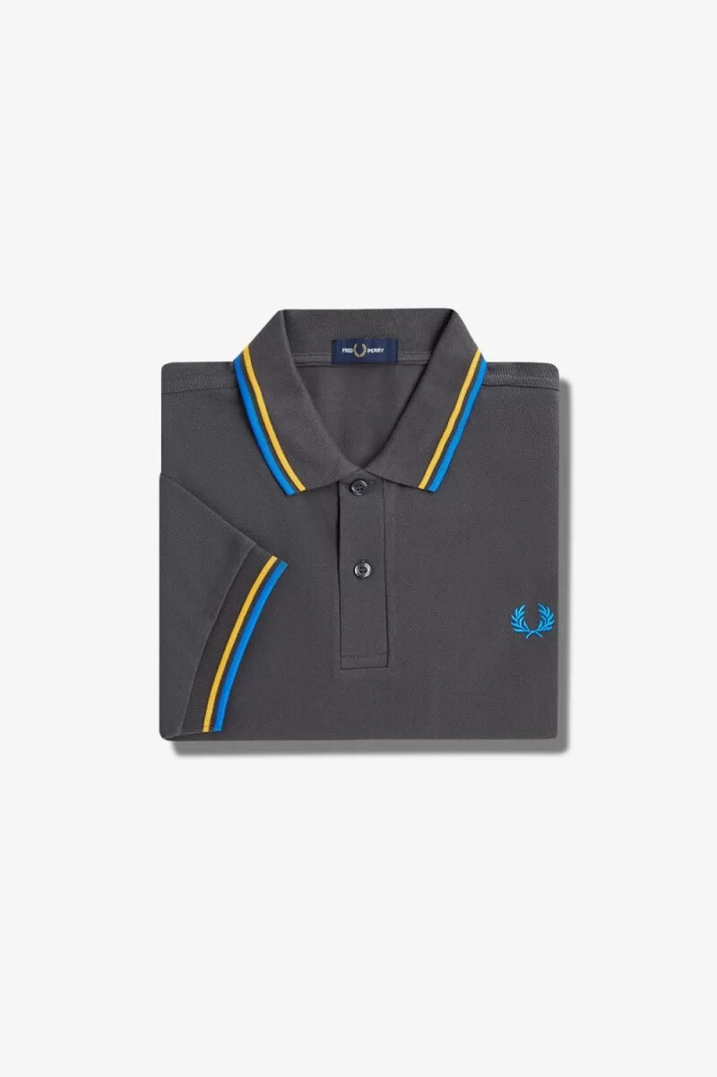 camisa fred perry m3600 para hombre color bronce golden hour kingfisher