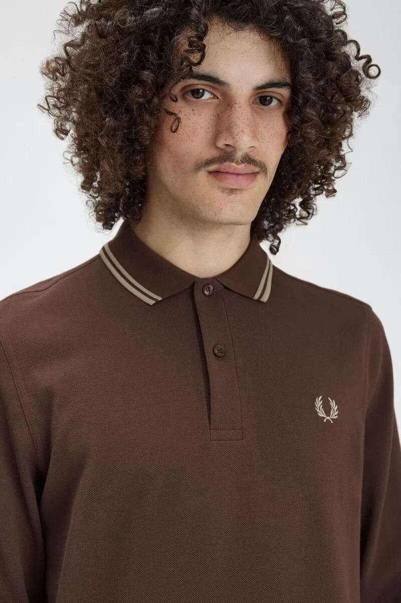 camisa fred perry m3636 para hombre color rojo oscuro y gris cálido