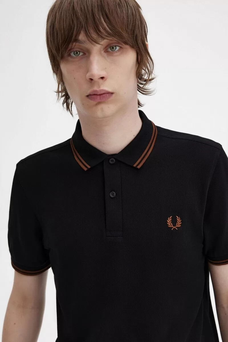 camisa fred perry m3600 para hombre color negro y marrón whisky
