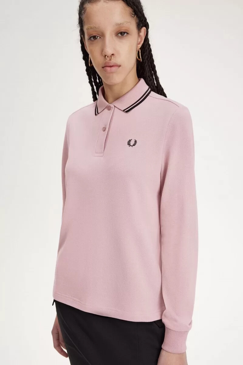 camisa fred perry g3636 para mujer color rosa empolvado y negro