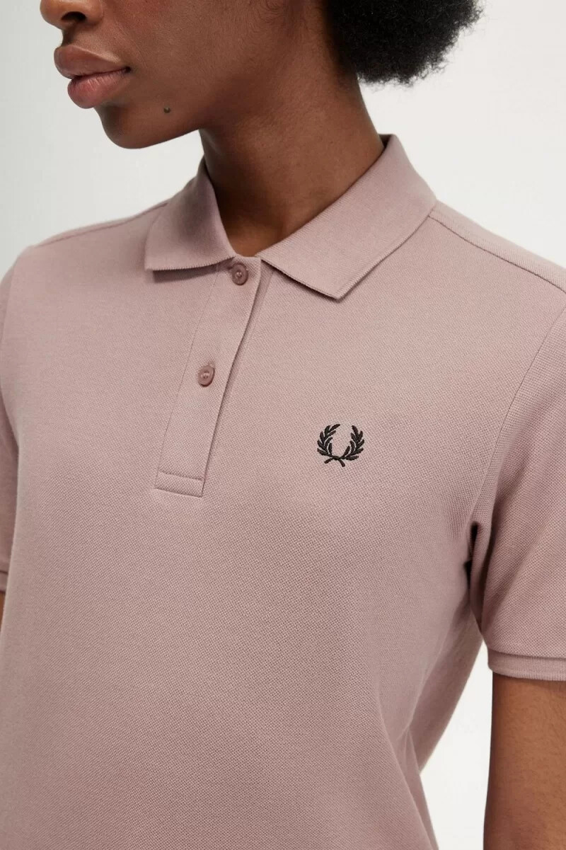 camisa fred perry g6000 para mujer rosa oscuro y negra