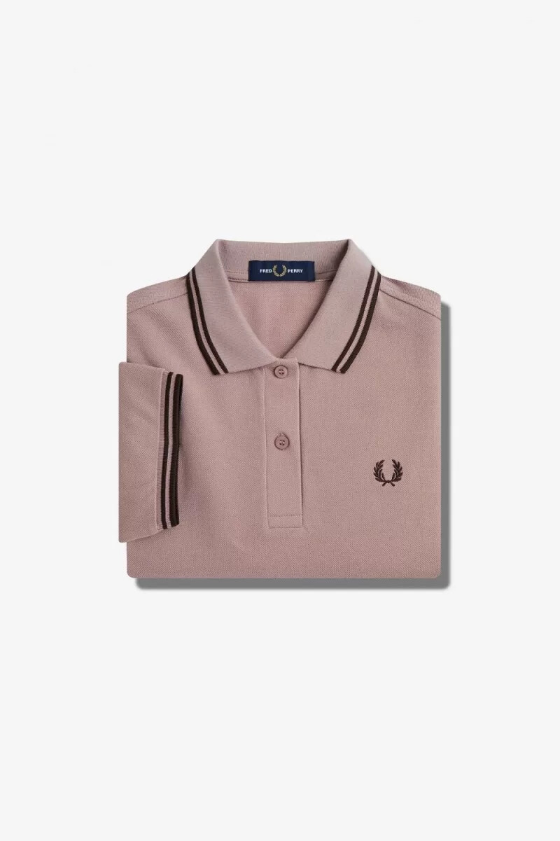 camisa fred perry g3600 para mujer color rosa oscuro y tabaco quemado