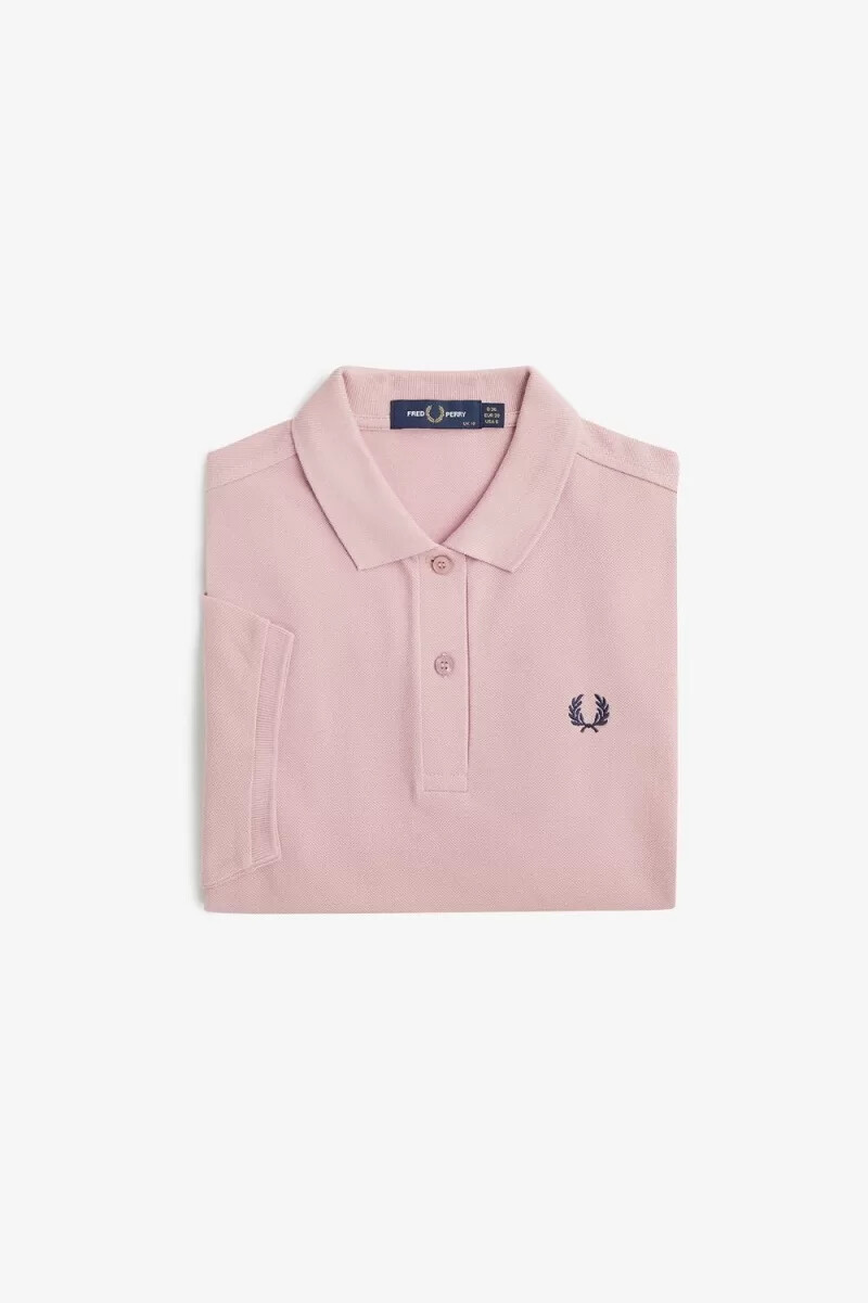 camisa fred perry g6000 para mujer color rosa empolvado y azul marino francés