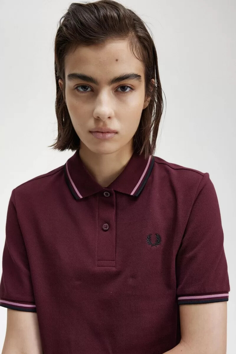 camisa fred perry g3600 para mujer color sangre rosa polvoriento y negro