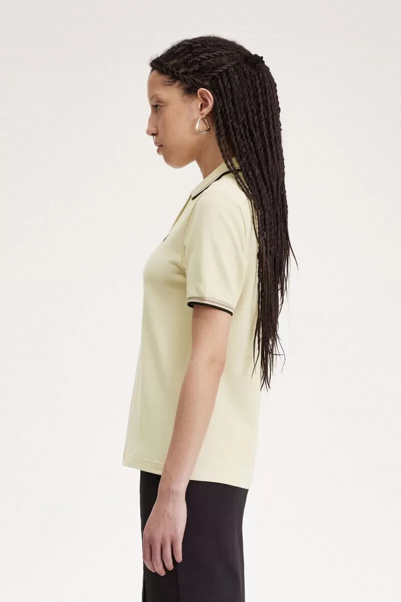 camisa fred perry g3600 para mujer color avena rosa oscuro y negro