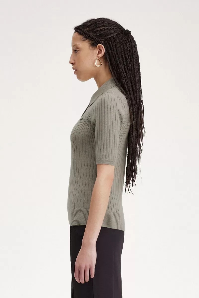 camisa de punto con detalle de pointelle de fred perry para mujer gris cálido
