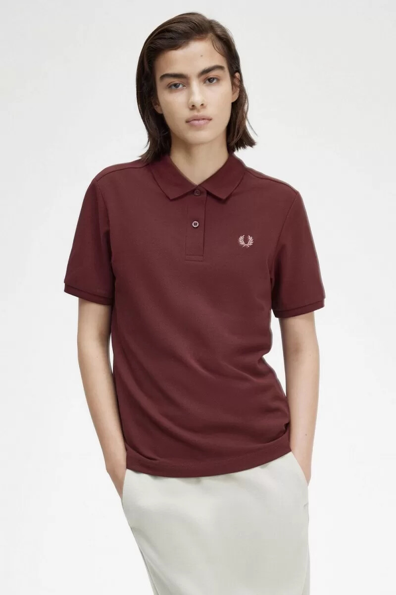 camisa fred perry g6000 para mujer color rosa polvoriento color sangre de buey