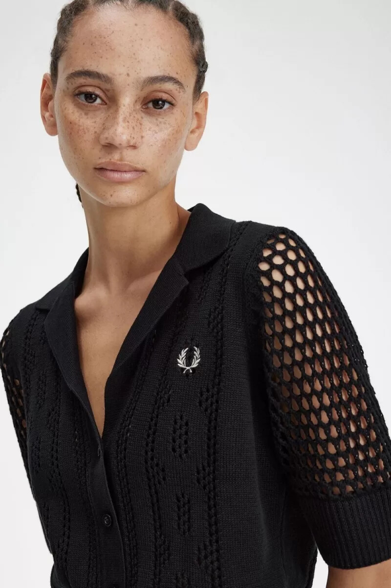 camisa de punto abierto con botones para mujer de fred perry color negro