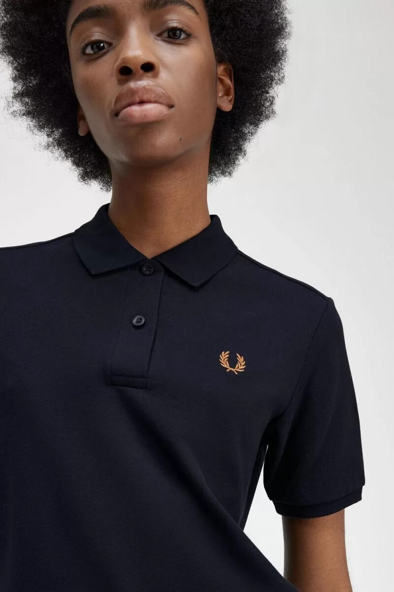camisa fred perry g6000 para mujer color azul marino y marrón